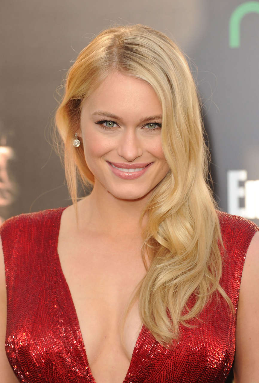 Leven Rambin Hunger Games Premiere Los Angeles