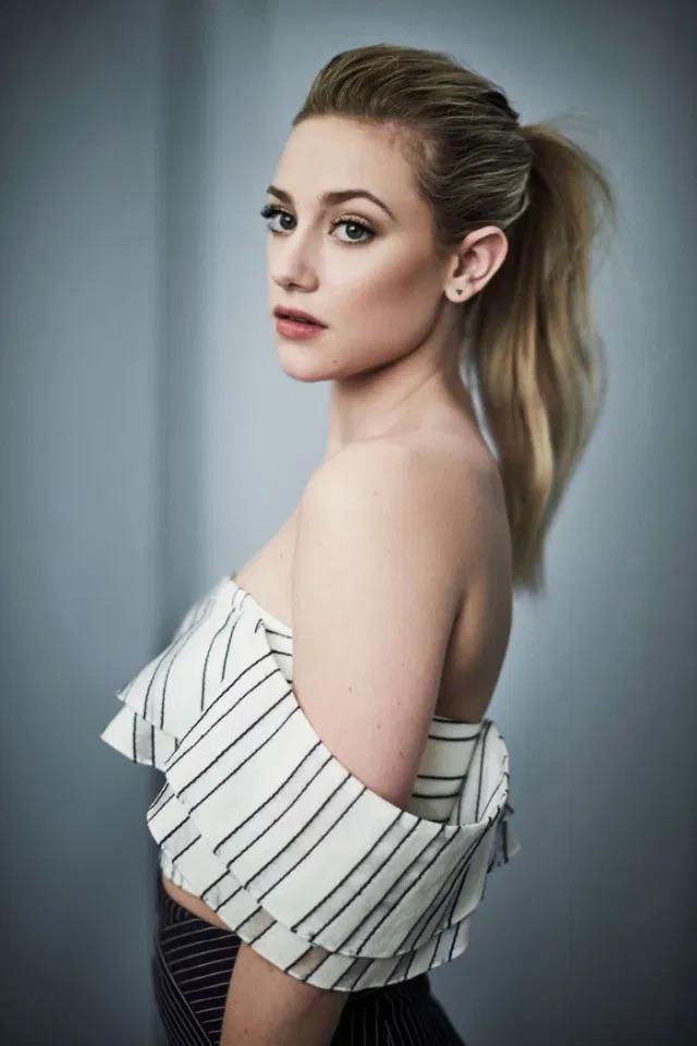 Lili Reinhart Hot