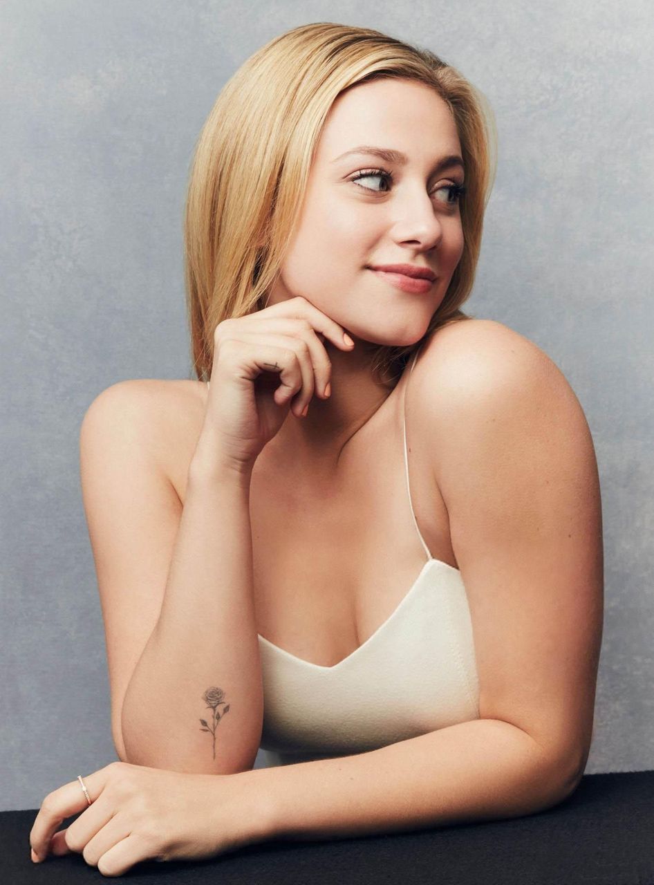 Lili Reinhart Hot