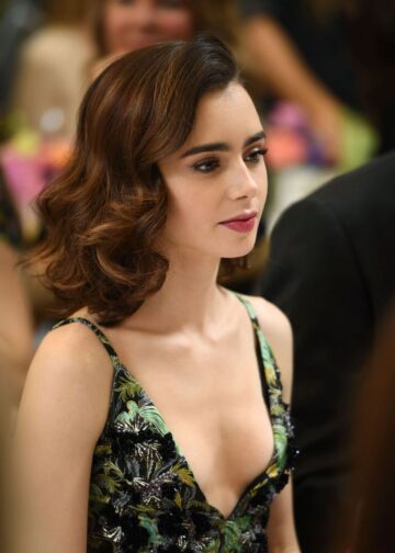 Lilly Collins Hot