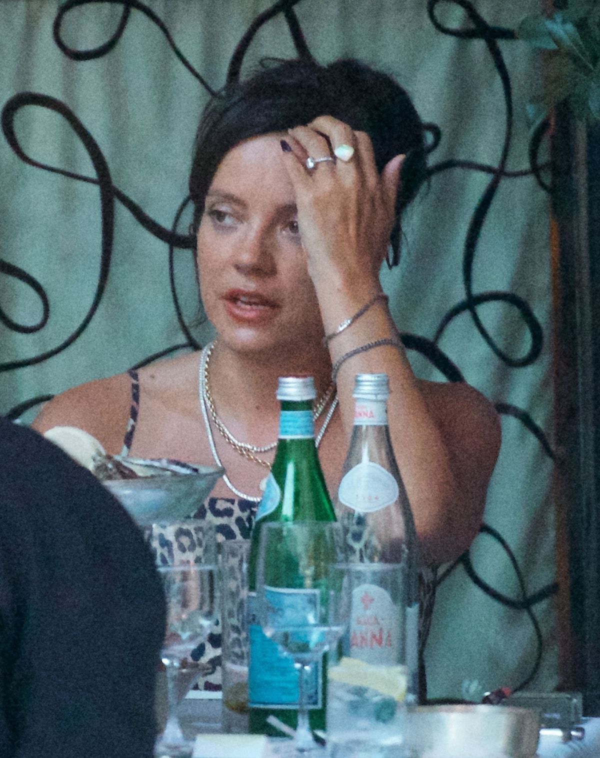 Lily Allen Out For Dinner With Friends Mayfair