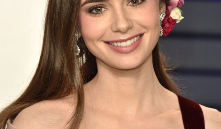 Lily Collins Is A Stunner Hot (2 photos)