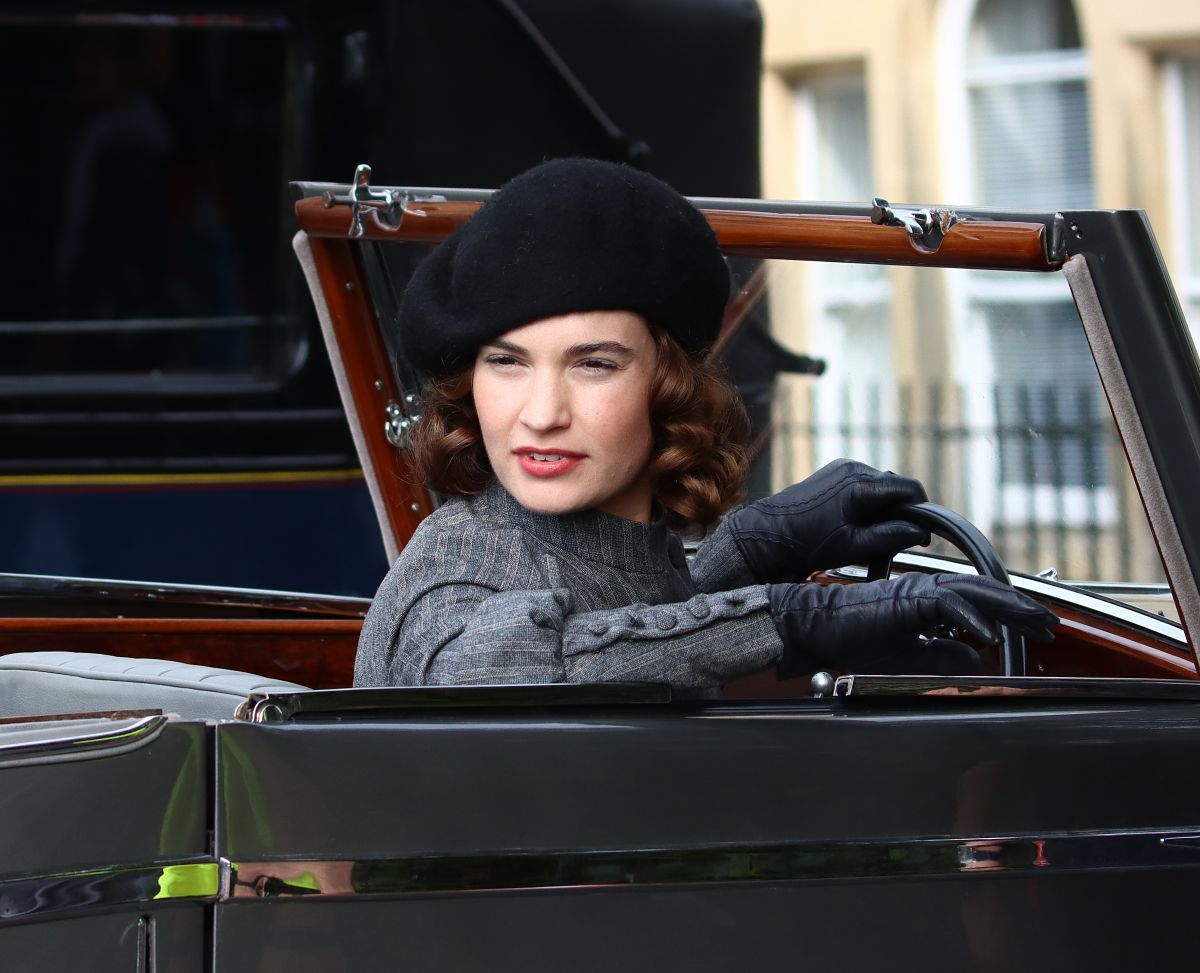 Lily James Set Of Persuit Of Love Bath