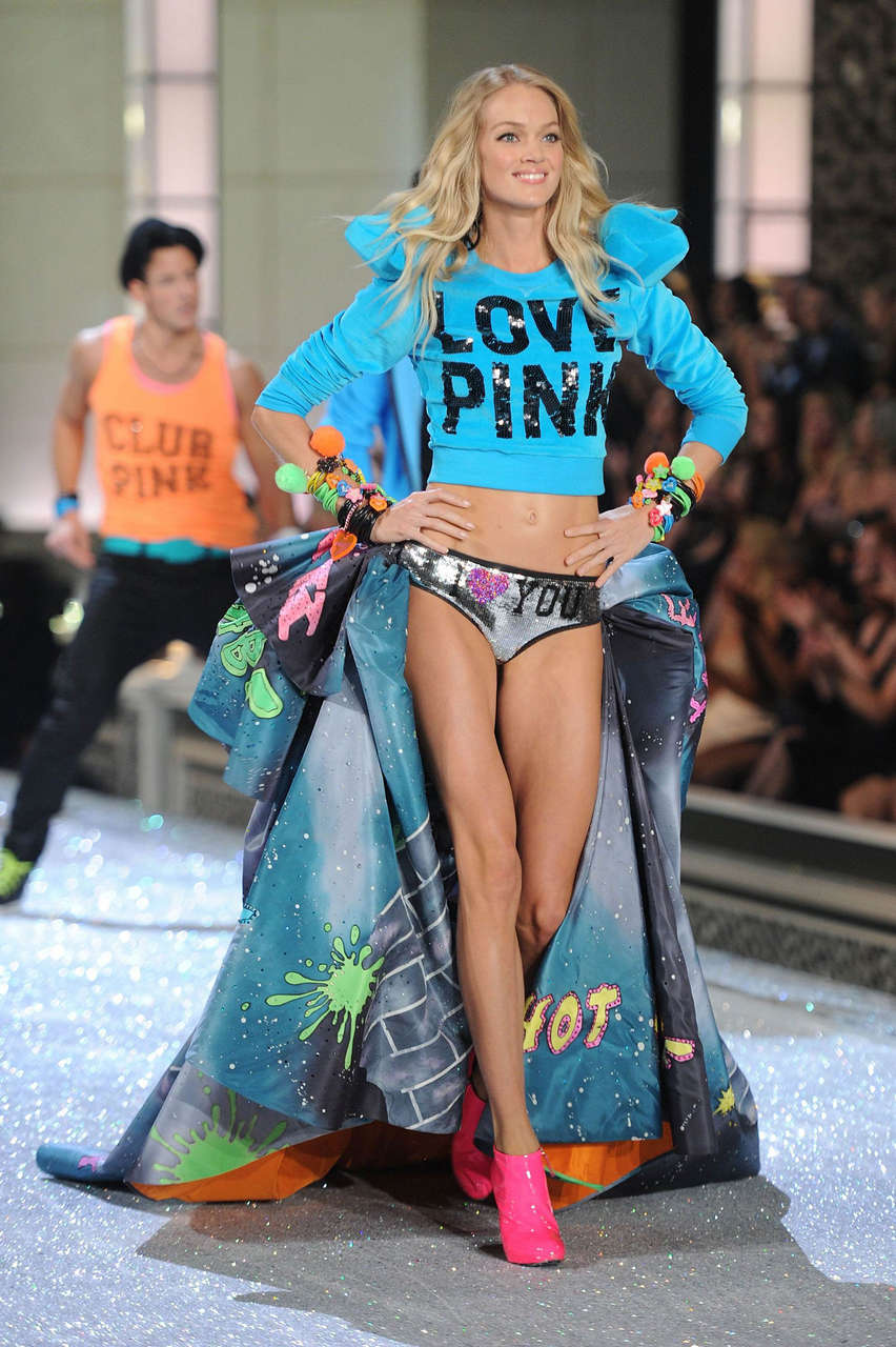 Lindsay Ellingson Victorias Secret Fashion Show New York