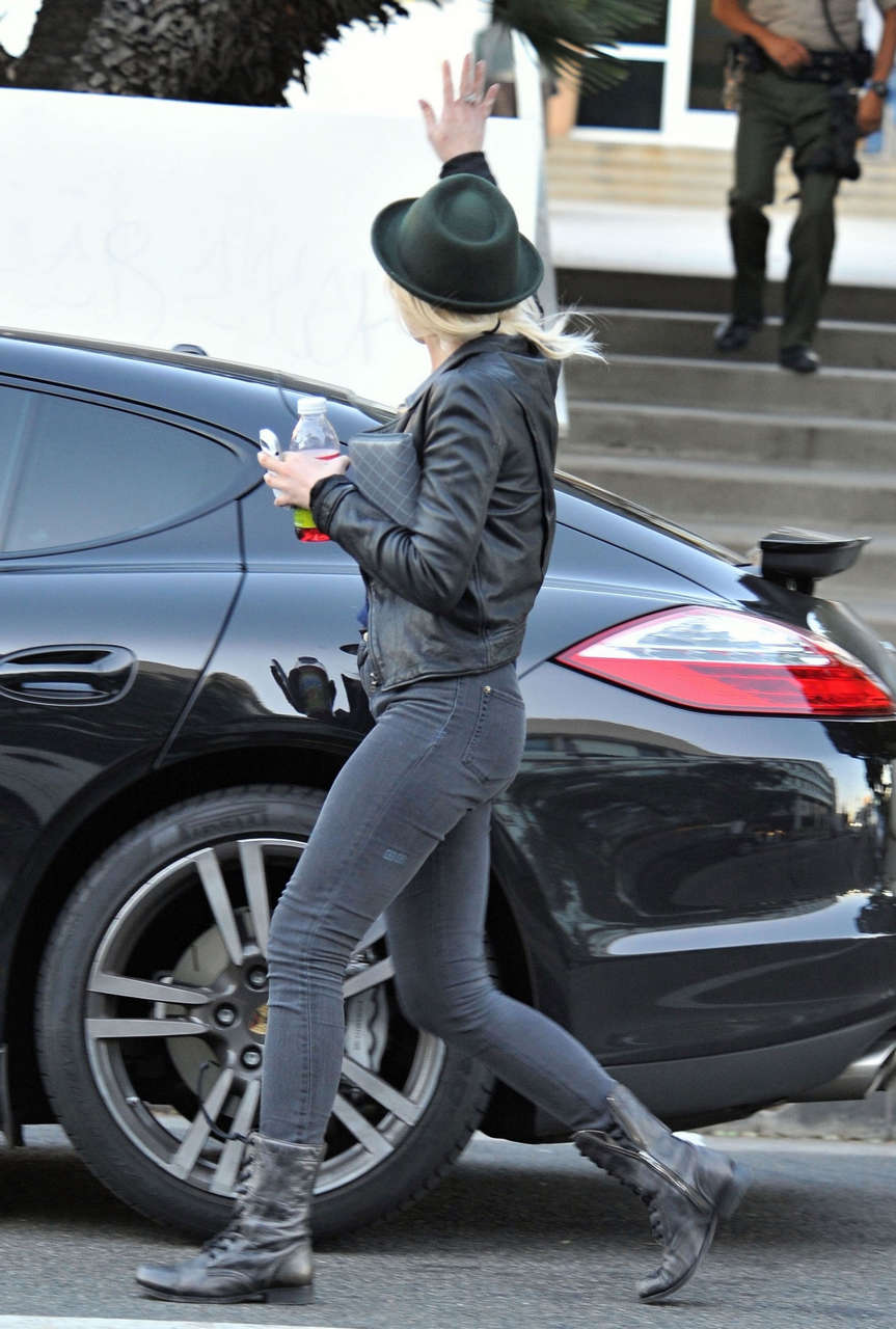 Lindsay Lohan Leaving Santa Monica Courthouse