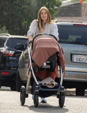 Lindsay Rae Out With Her Baby Silverlake