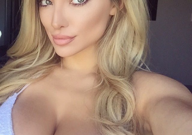 Lindsey Pelas Sexy (2 pictures)
