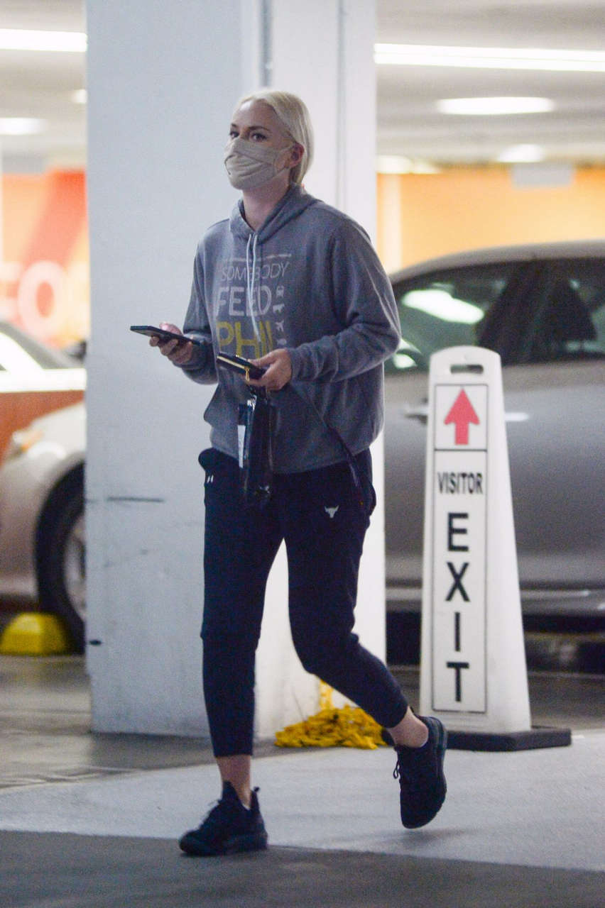 Lindsey Vonn Out About Los Angeles