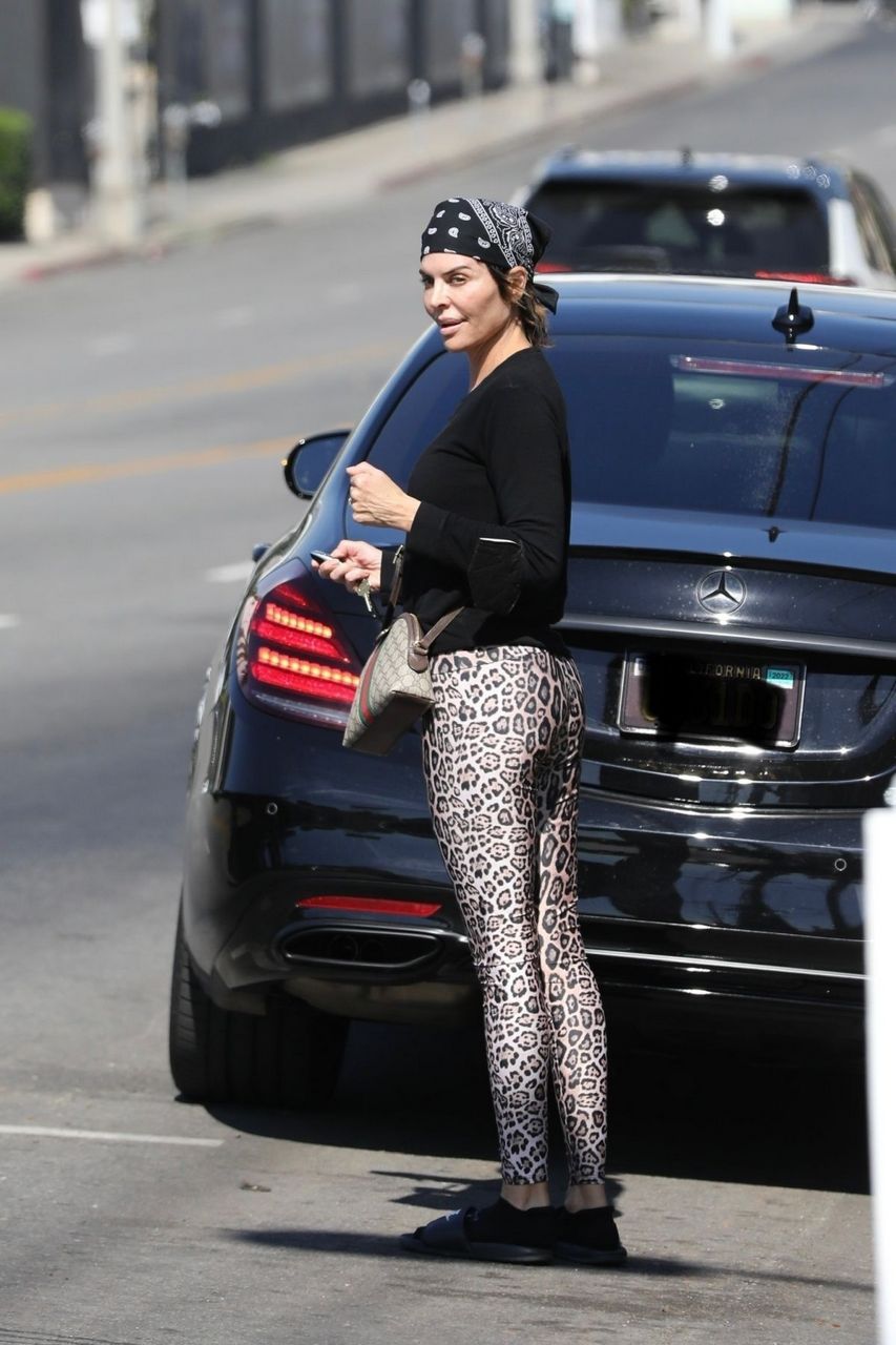 Lisa Rinna Leaves Pilates Class West Hollywood