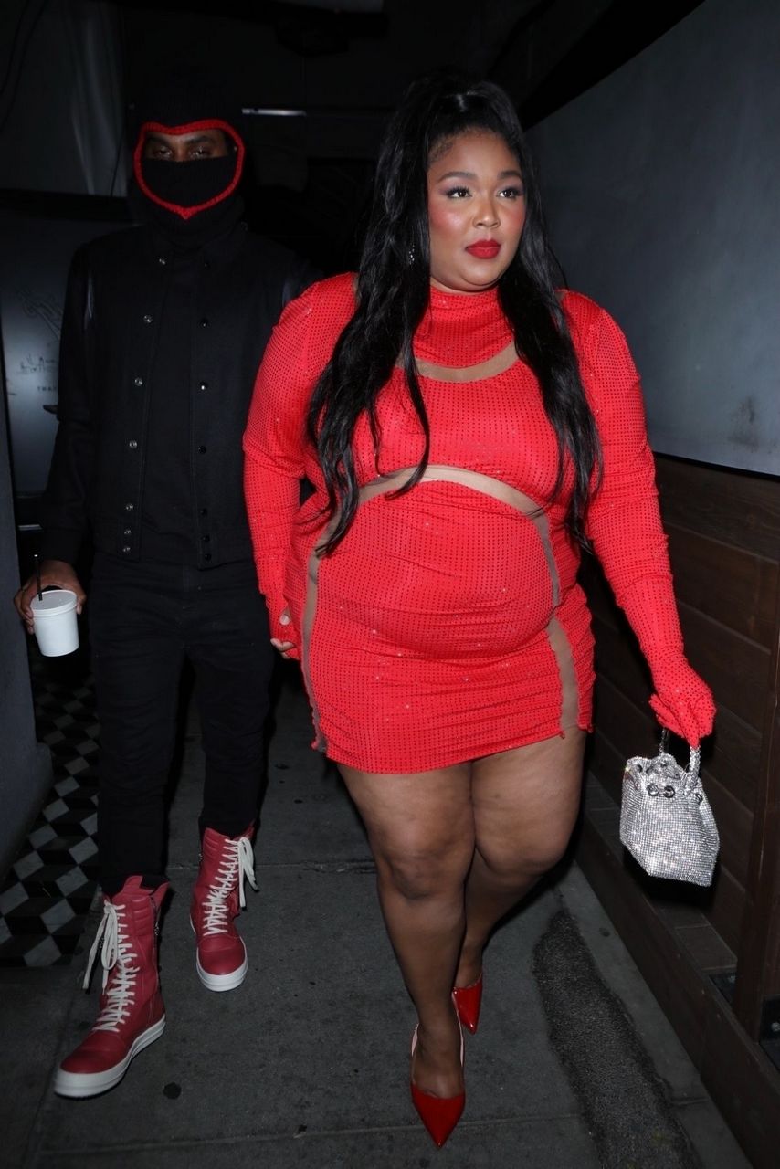 Lizzo Out For Valentine S Day Dinner Date Craig S West Hollywood