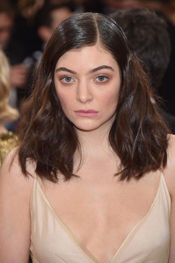 Lorde Braless