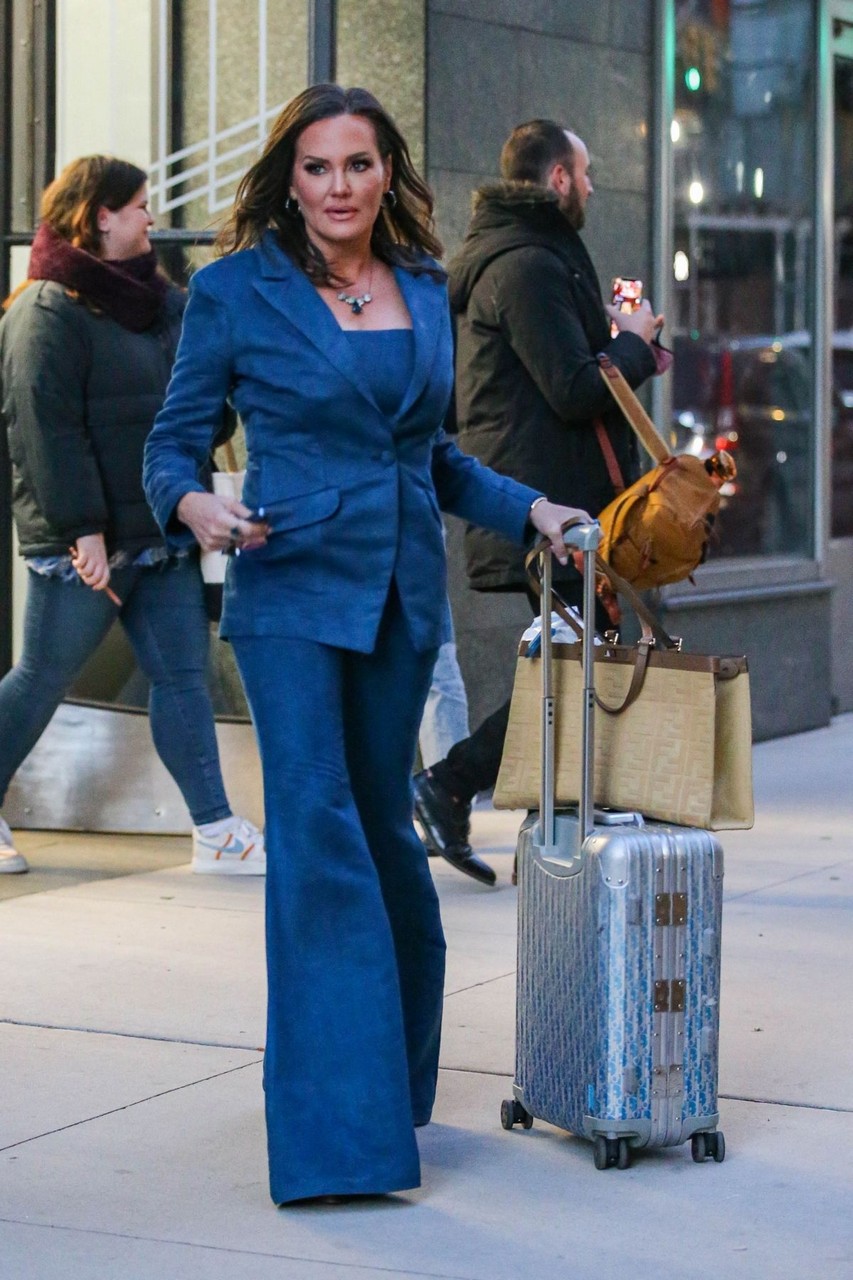Luann De Lesseps Leaves Her Hotel New York