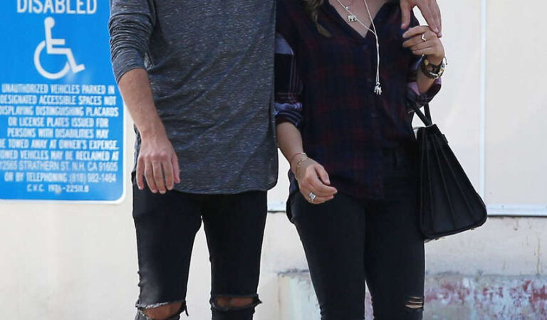 Lucy Hale Adam Pitts Out About Los Angeles (18 photos)