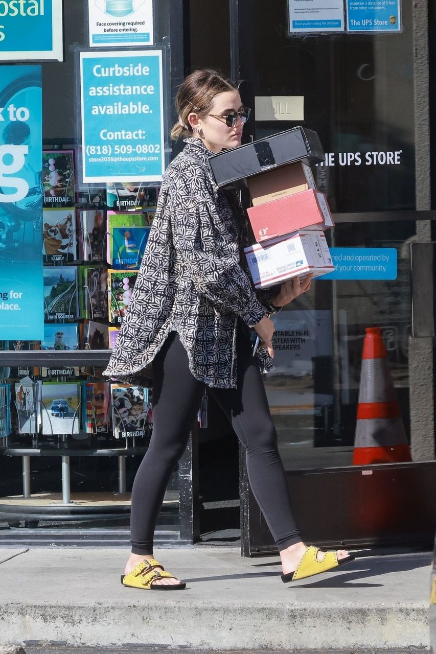 Lucy Hale Leaves Ups Store Stdio City