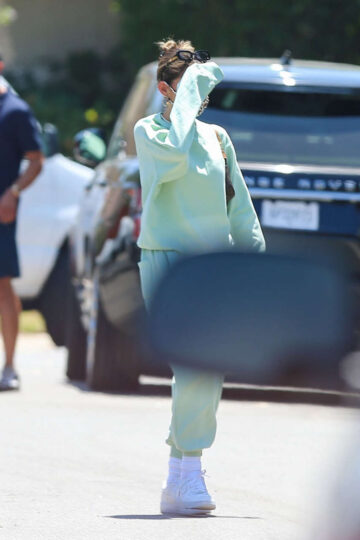 Madison Beer Inspecting Her New Home Los Angeles