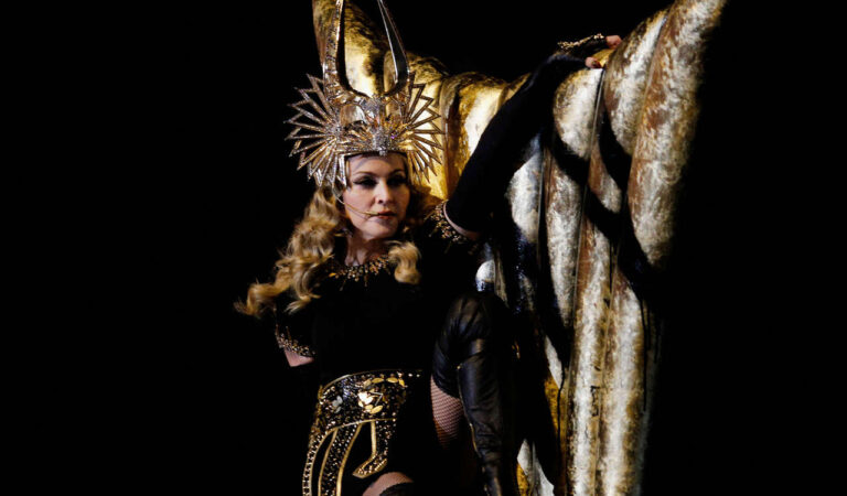 Madonna Bridgestone Super Bowl Xlvi Pregame Show (35 photos)