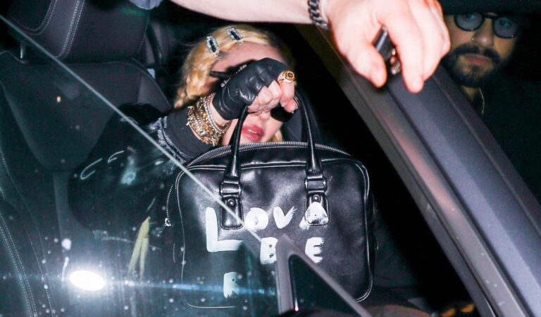 Madonna Out For Late Night Dinner Craig S West Hollywood (6 photos)