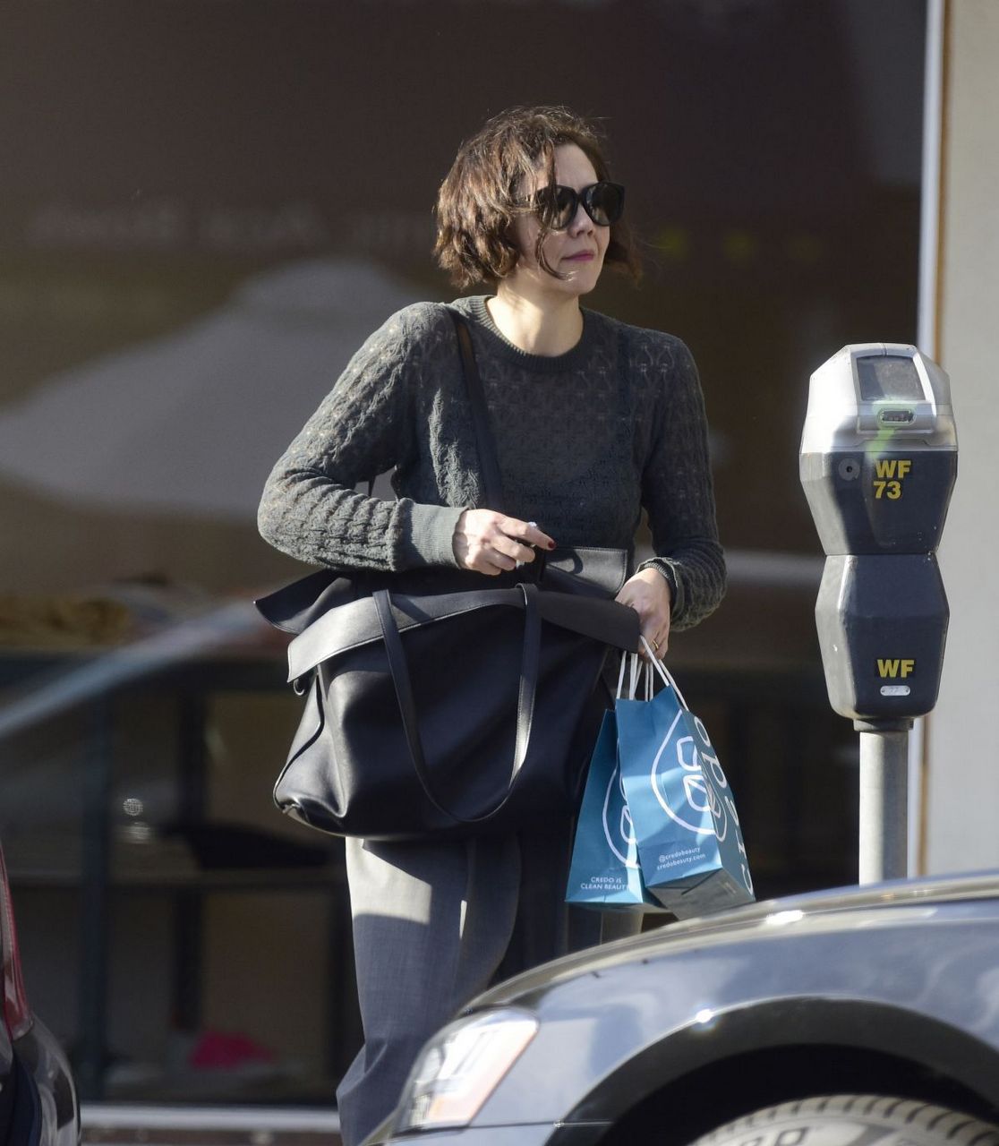 Maggie Gyllenhaal Shopping Beauty Store Los Angeles