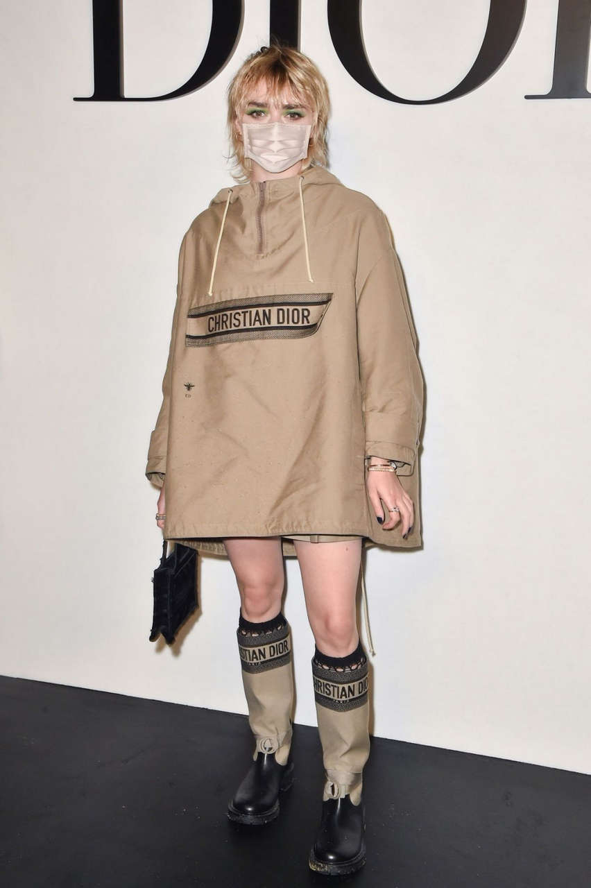 Maisie Williams Dior Fashion Show Paris
