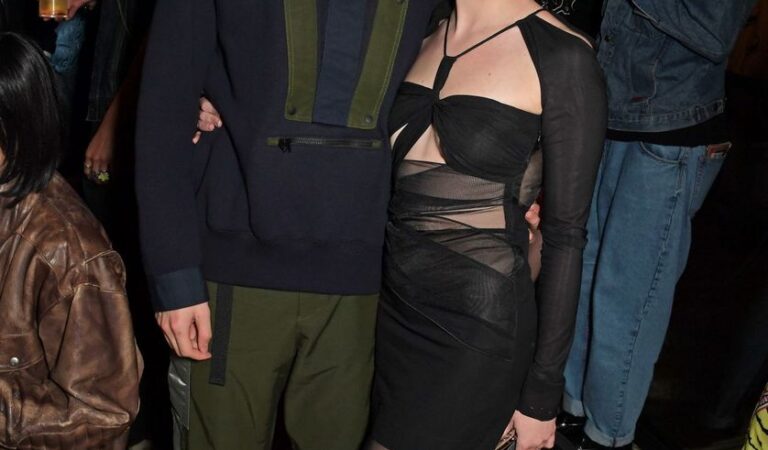 Maisie Williams Reuben Selby After Show Party London Fashion Week (7 photos)