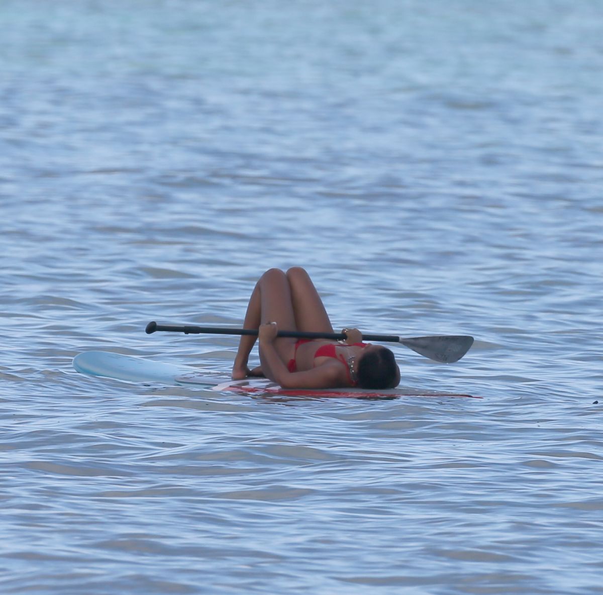 Malia And Sahsa Obamam Paddle Boarding Honolulu