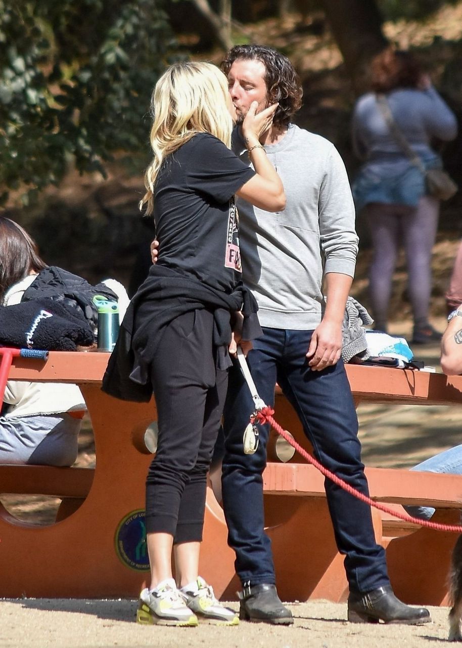 Malin Akerman And Jack Donnelly Griffith Park Los Angeles