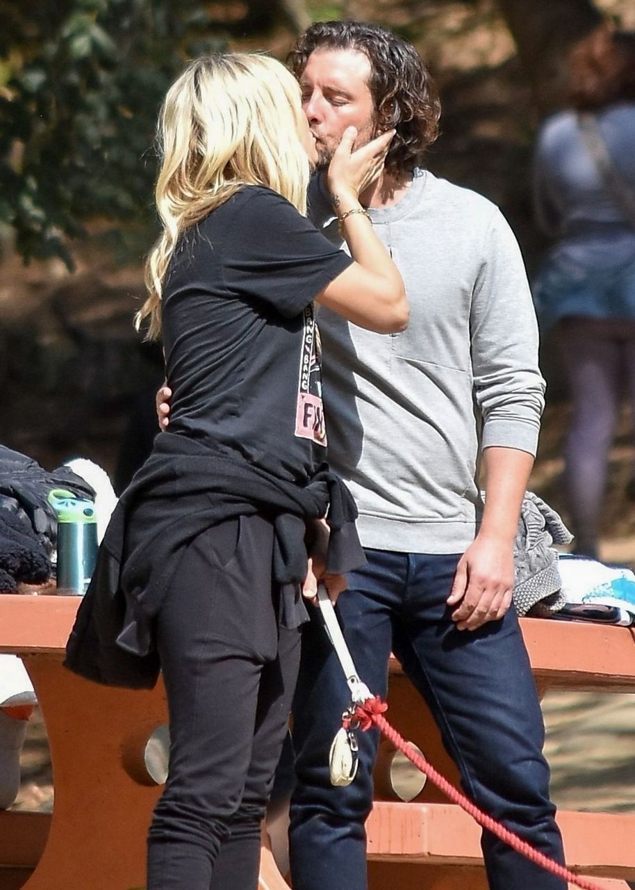 Malin Akerman And Jack Donnelly Griffith Park Los Angeles