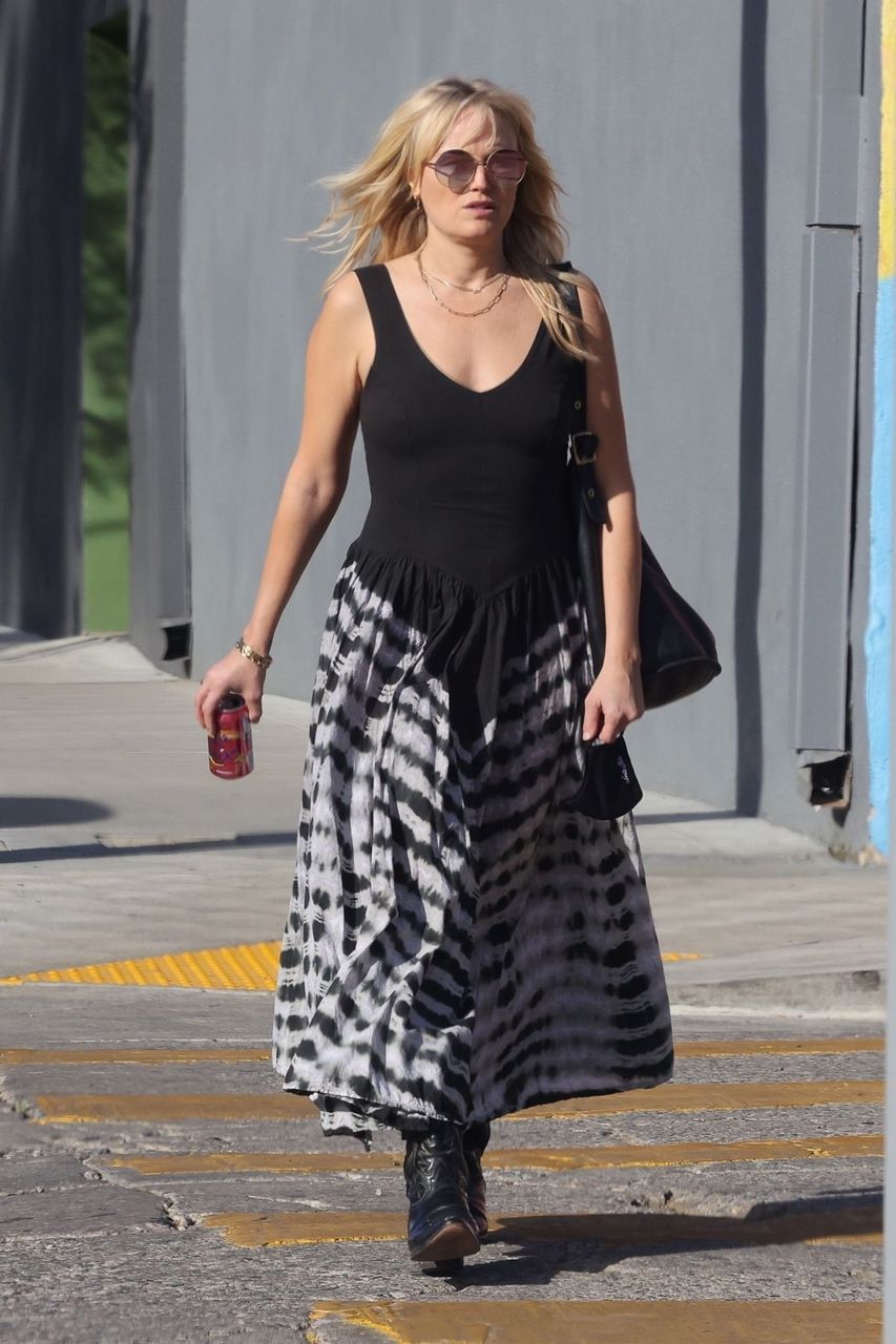 Malinakerman Out And About Los Angeles