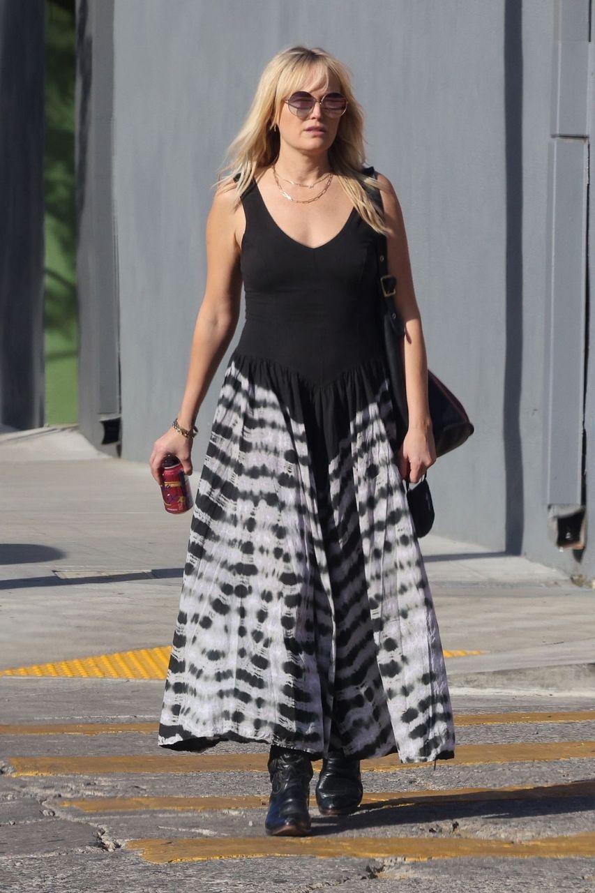 Malinakerman Out And About Los Angeles