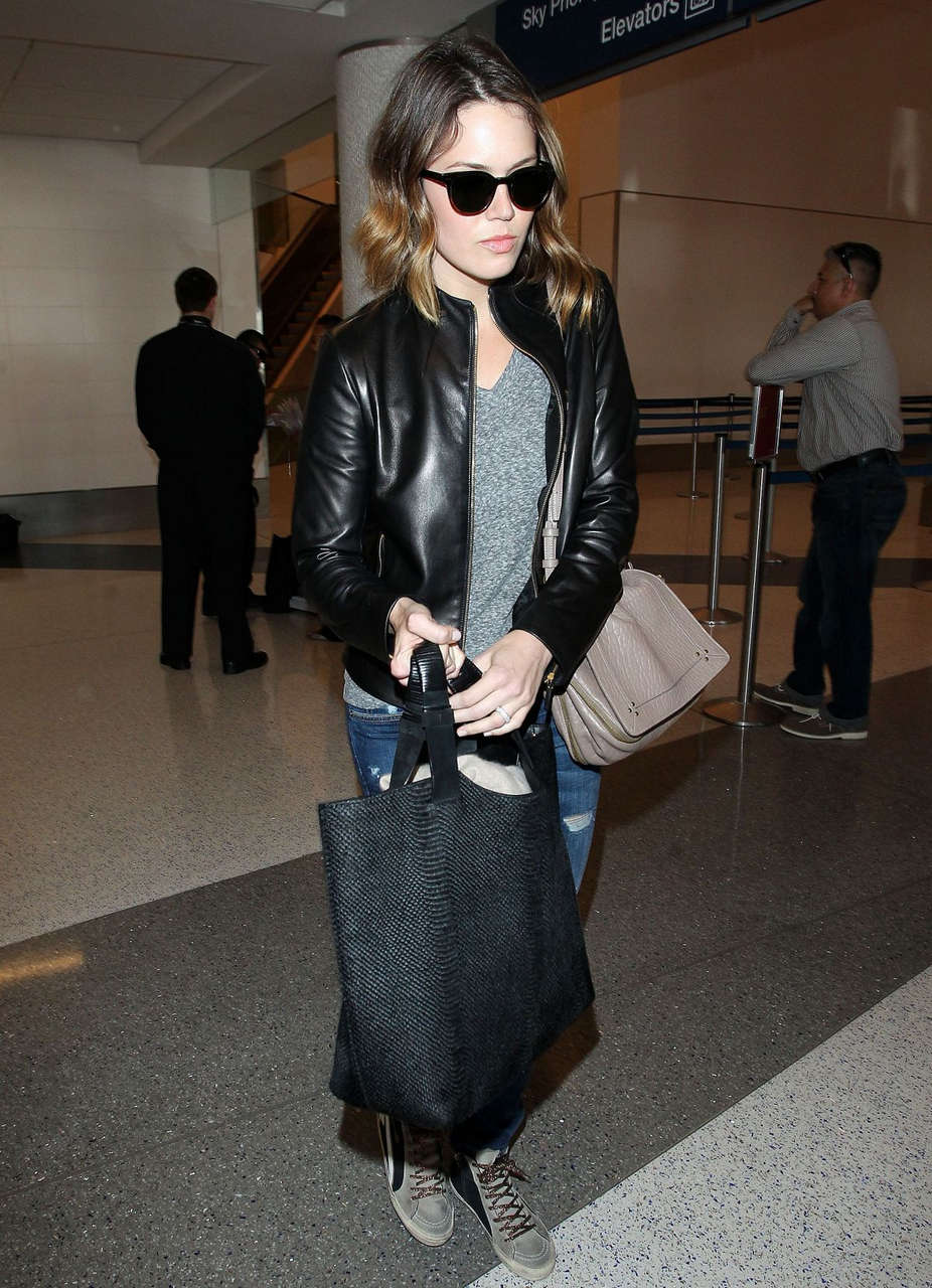 Mandy Moore Arrives Los Angeles International Airport