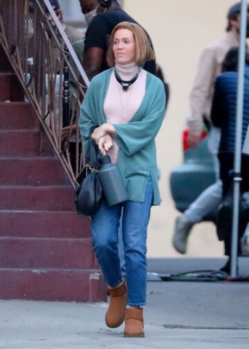 Mandy Moore On The Set Of This Is Us The Chinatown