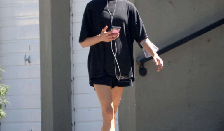 Margaret Qualley Out Jogging Los Angeles (16 photos)