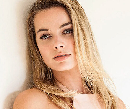Margot Robbie Photographed By Emily Berl For The (2 photos)