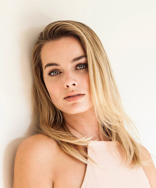 Margot Robbie Photographed By Emily Berl For The
