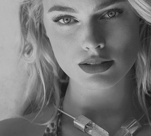 Margot Robbie Photographed By Mert Alas And Marcus (2 photos)