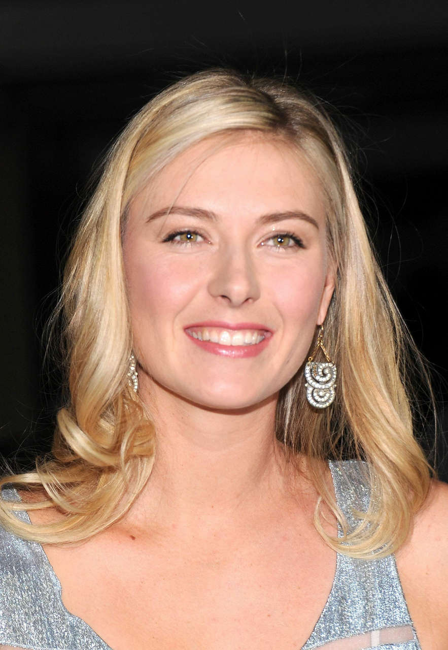 Maria Sharapova Launch Marc Jacobs Fall 2012 Collection