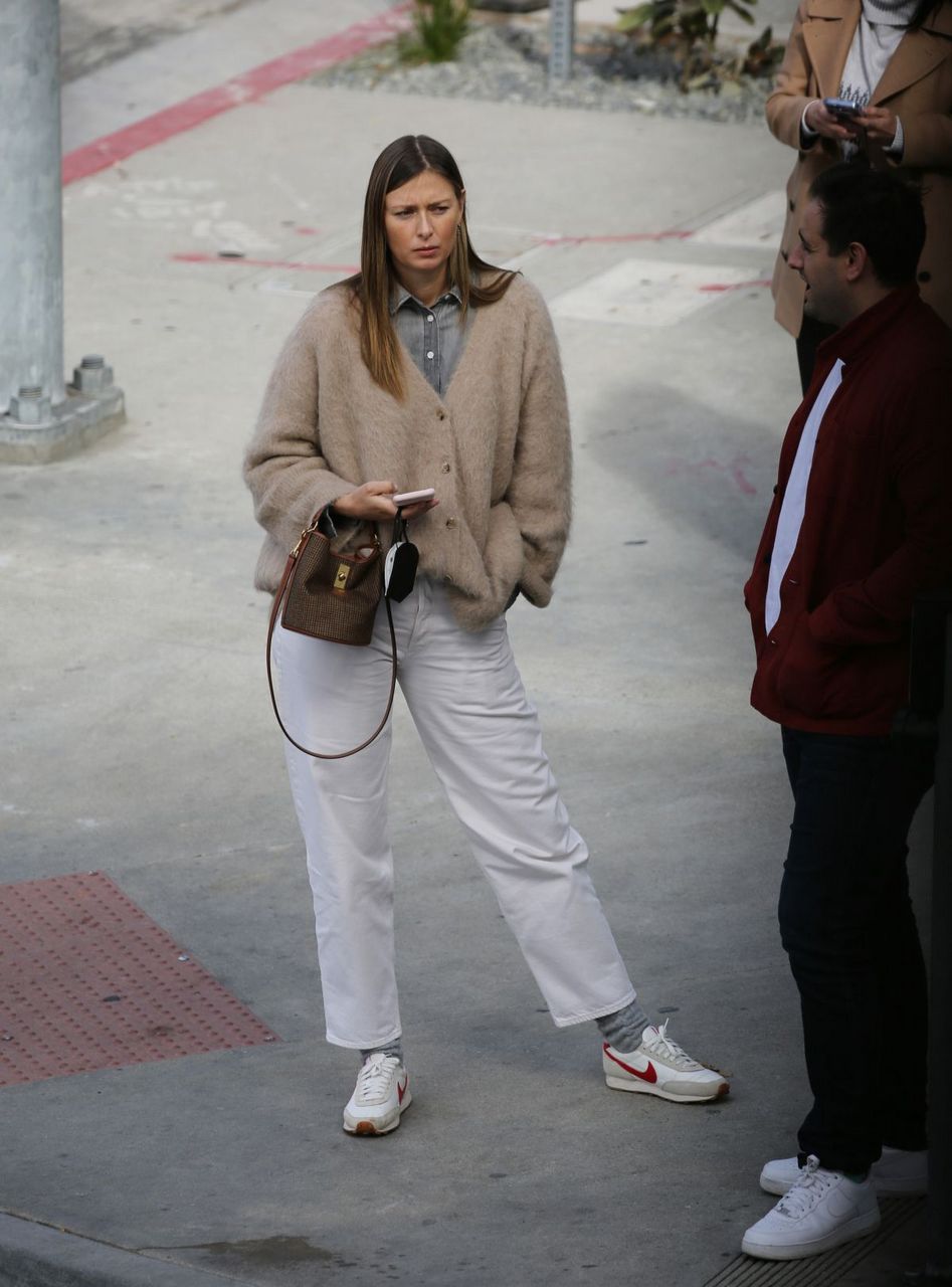 Maria Sharapova Out With Friend Los Angeles