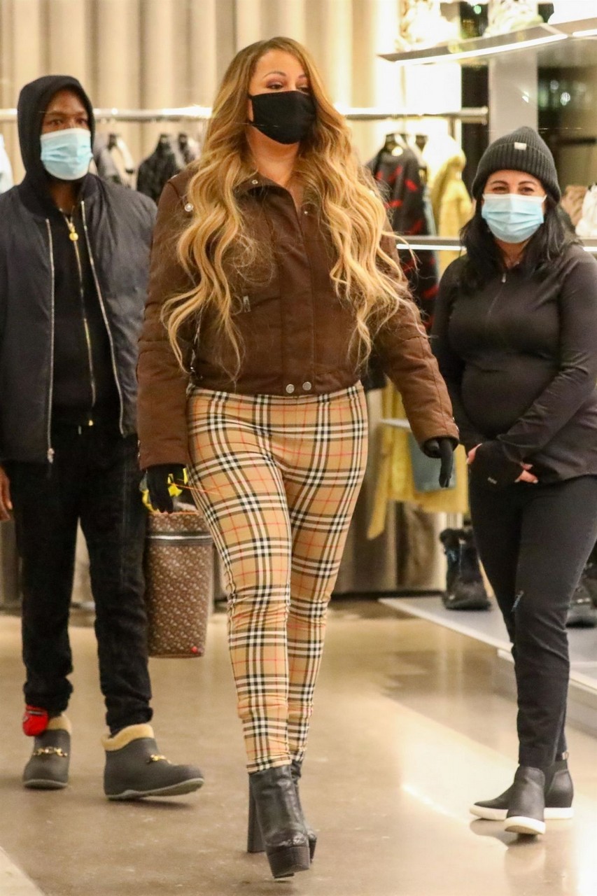 Mariah Carey Bryan Tanaka Out Shopping Aspen