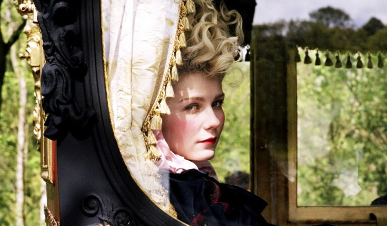 Marie Antoinette Behind The Scenes (2 photos)