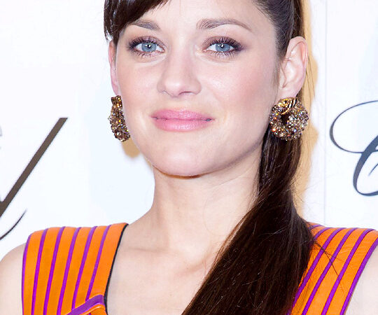 Marion Cotillard Attends Chopard Trophy Party On (2 photos)