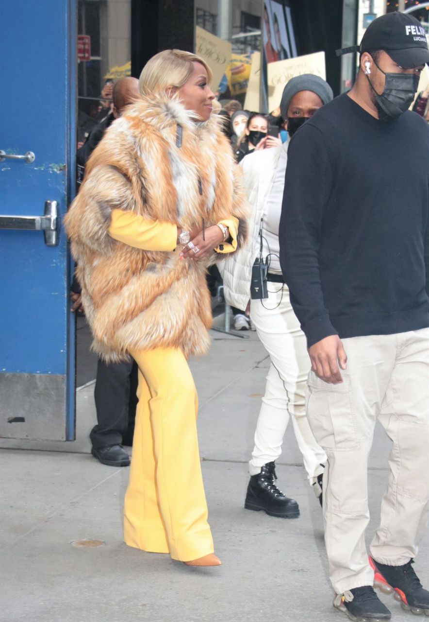 Mary J Blige Leaves Good Morning America New York