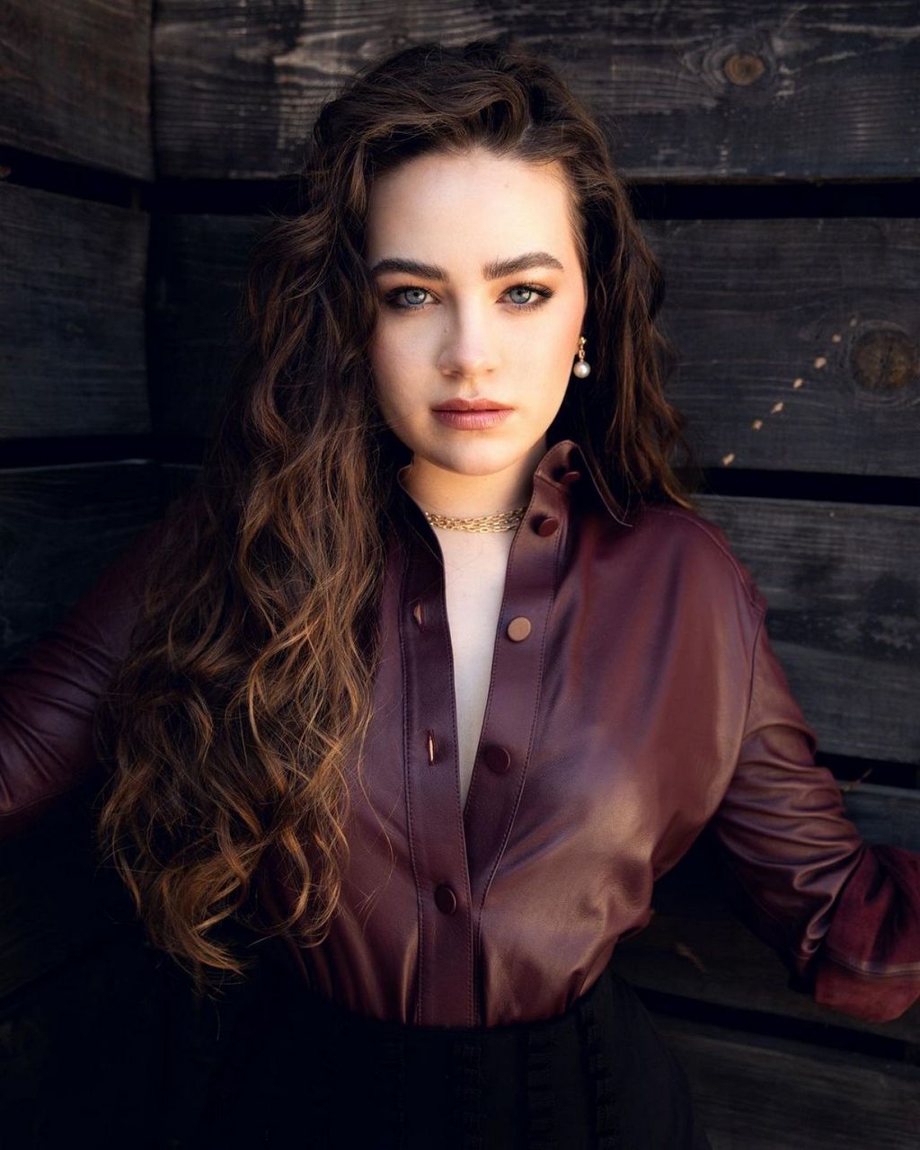 Mary Mouser Hot