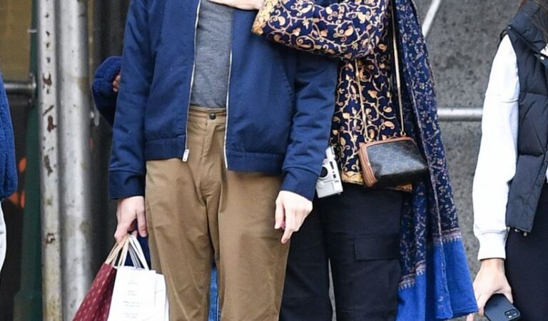 Maya Hawke And Spencer Barnett Out On Valentine S Day New York (7 photos)