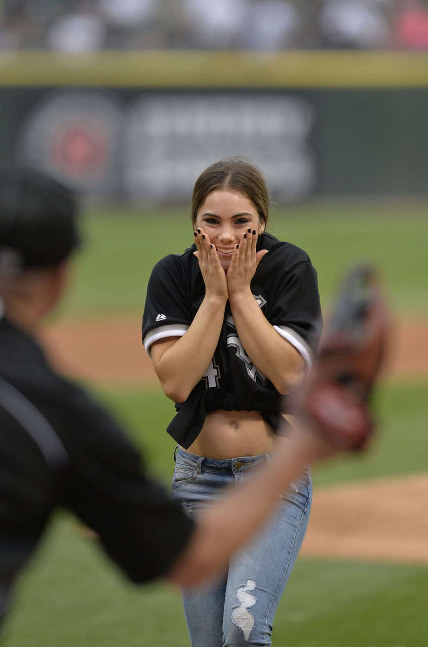 Mckayla Maroney Throw First Pitch Chicago White Sox Game