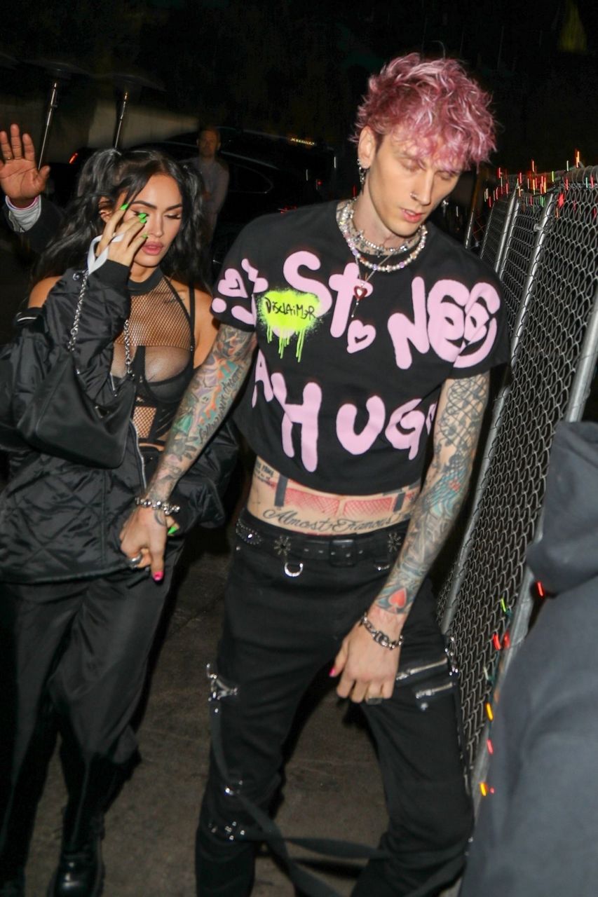 Megan Fox And Machine Gun Kelly Arrives Avril Lavigne S Live Performance Roxy West Hollywood