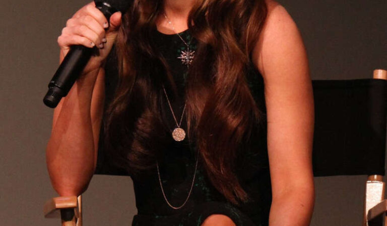 Megan Fox Press Conference Apple Soho Store Manhattan (42 photos)