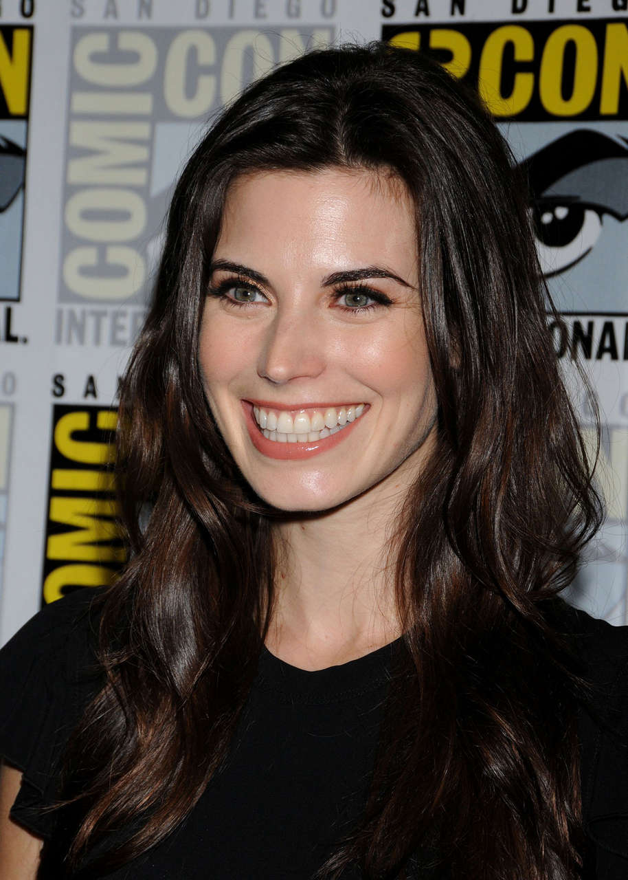 Meghan Ory Once Upon Time Press Conference Comic Con
