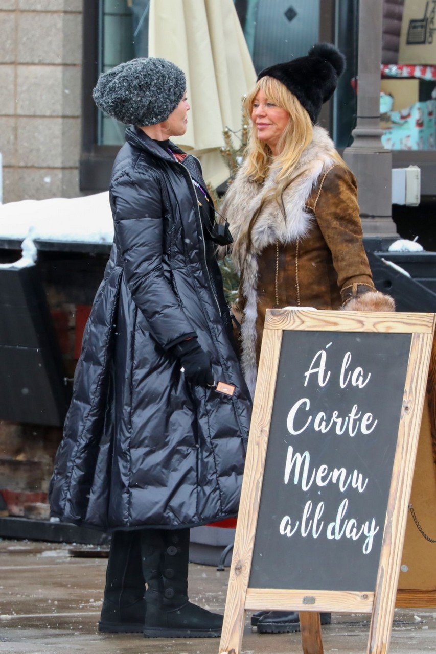 Melanie Griffith Goldie Hawn Out For Lunch Aspen
