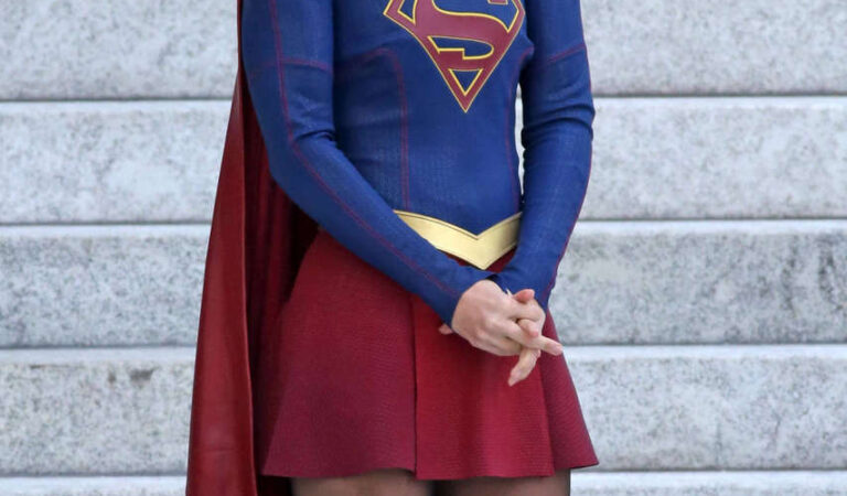 Melissa Benoist Supergirl (2 photos)