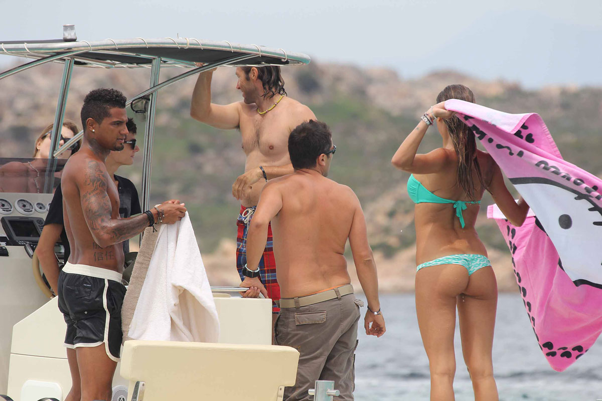 Melissa Satta Bikini Vacation Sardinia